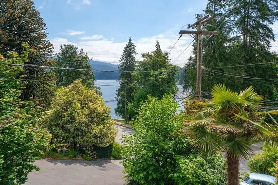 2433 Panorama Drive, North Vancouver