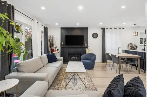 7 848 West 16th Street, North Vancouver