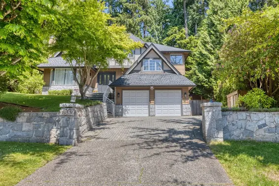 3989 Braemar Place, North Vancouver