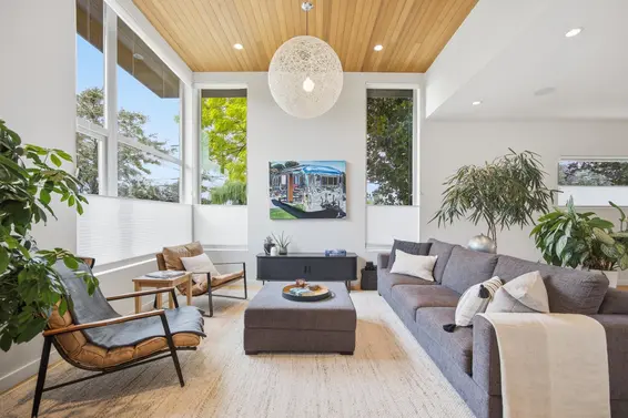 364 West 15th Street, North Vancouver