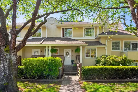3 249 East 4th Street, North Vancouver