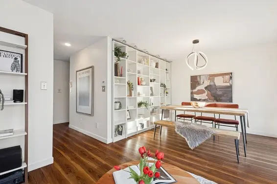 15 901 West 17 Street, North Vancouver