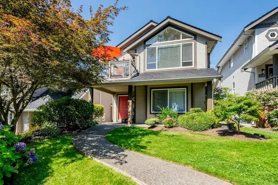 336 East 26th Street, North Vancouver