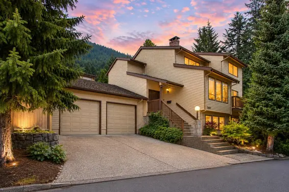 5600 Grousewoods Place, North Vancouver