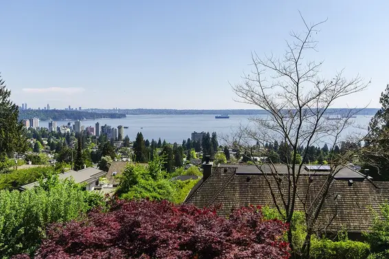 2440 Queens Avenue, West Vancouver For Sale - image 3