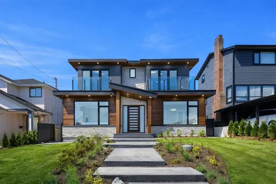 356 West 28th Street, North Vancouver