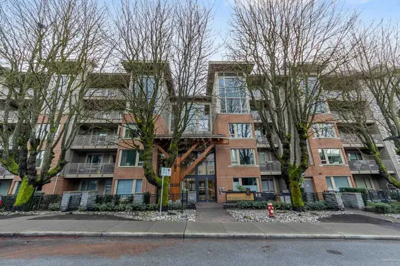 217 119 West 22nd Street, North Vancouver