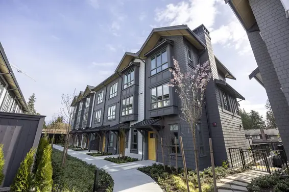 102 2322 Emery Court, North Vancouver