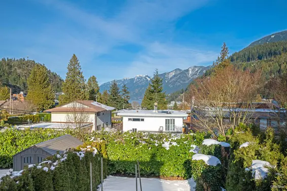 6387 Chatham Street, West Vancouver For Sale - image 4