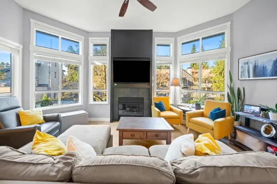 311 1150 Lynn Valley Road, North Vancouver