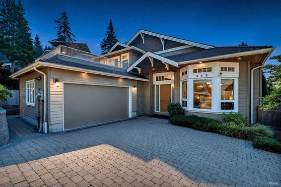 843 Canyon Boulevard, North Vancouver