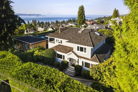 1631 22nd Street, West Vancouver
