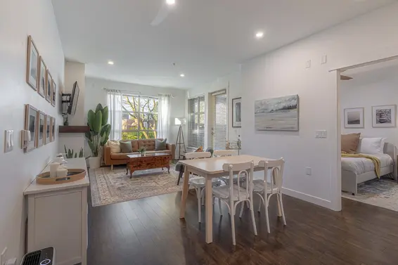 110 1468 St. Andrews Avenue, North Vancouver