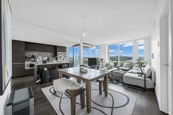 2104 1550 Fern Street, North Vancouver