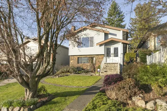 324 West 28th Street, North Vancouver
