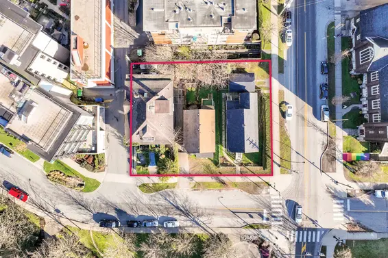 160 164 166 East 10th Street, North Vancouver