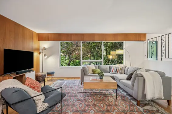 2174 Hoskins Road, North Vancouver