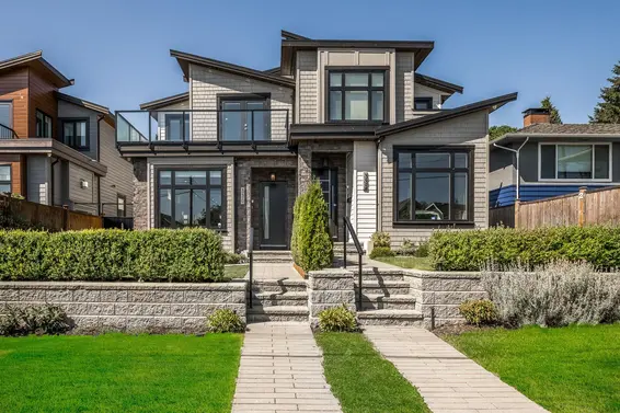 330 East 8th Street, North Vancouver