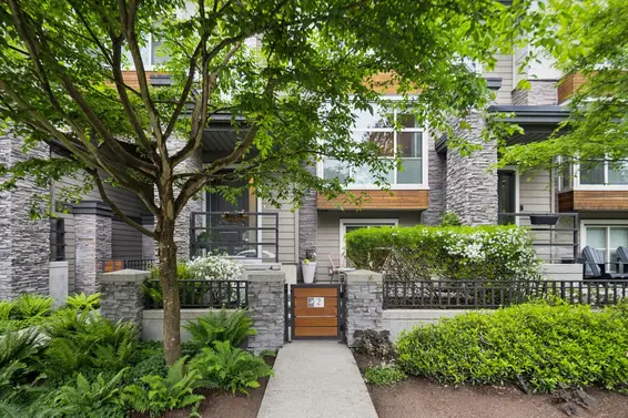 2 3025 Baird Road, North Vancouver