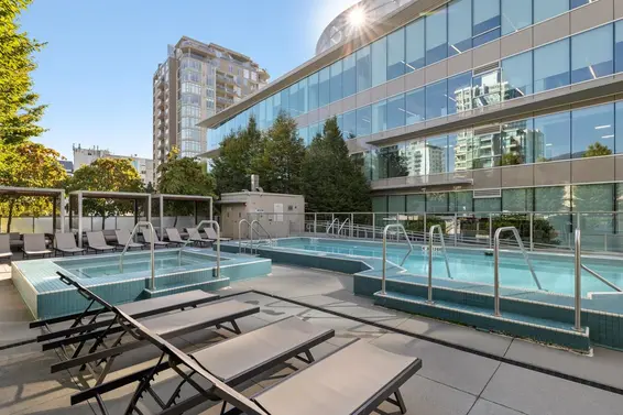 610 125 East 14th Street, North Vancouver