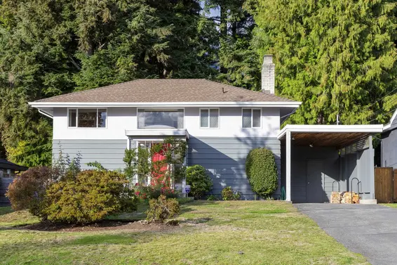 946 Belvedere Drive, North Vancouver