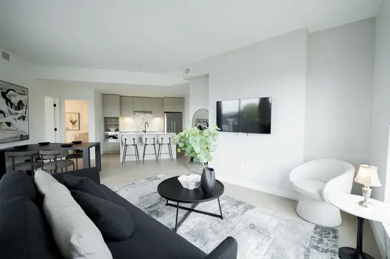 360 422 East 3rd Street, North Vancouver
