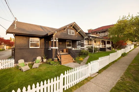 737-745 St. Andrews Avenue, North Vancouver