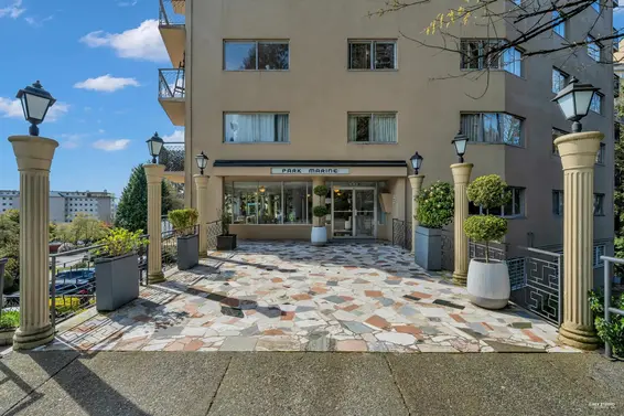 404 1930 Marine Drive, West Vancouver