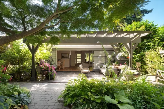 1132 Maplewood Crescent, North Vancouver