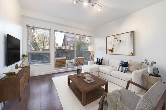 109 1033 St. Georges Avenue, North Vancouver