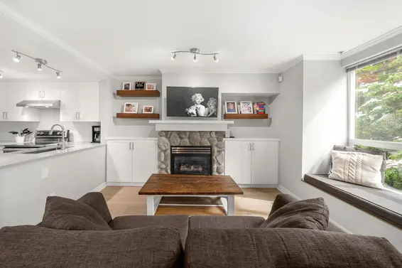 6 1073 Lynn Valley Road, North Vancouver