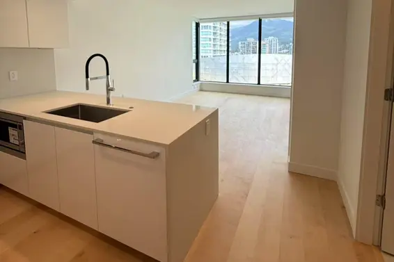 907 135 13th Street E, North Vancouver