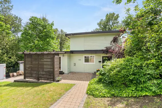 955 East 4th Street, North Vancouver