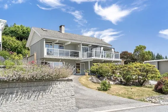 442 Monteray Avenue, North Vancouver
