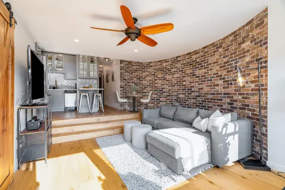 102 341 Mahon Avenue, North Vancouver
