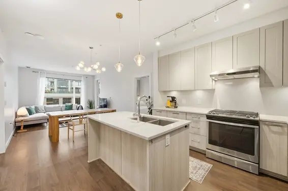 304 123 West 1st Street, North Vancouver