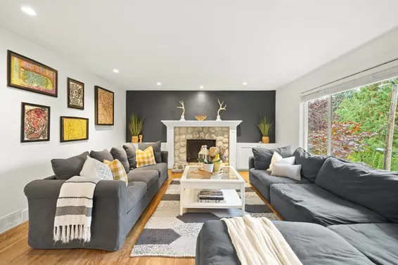 5540 Greenleaf Road, West Vancouver