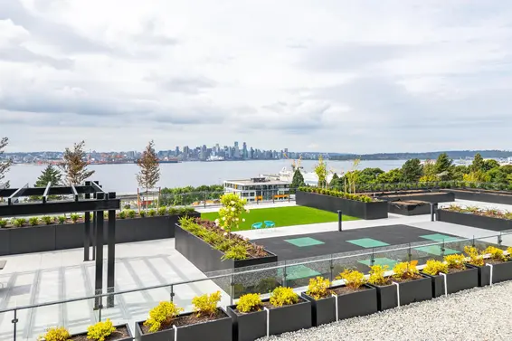 359 422 East 3rd Street, North Vancouver