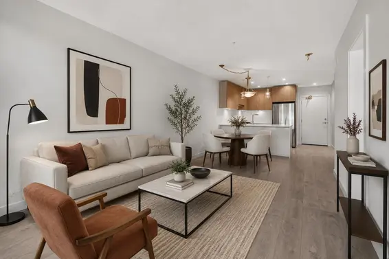 210 108 East 8th Street, North Vancouver