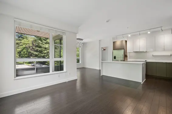 204 1621 Hamilton Avenue, North Vancouver