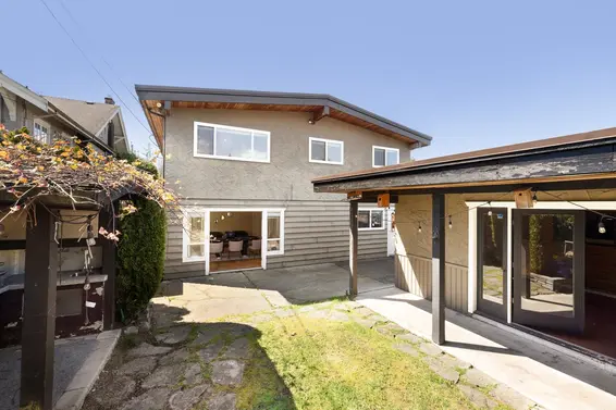 720 East 9Th Street, North Vancouver For Sale - image 3