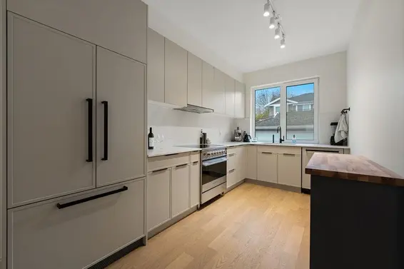 27 632 East 3rd Street, North Vancouver