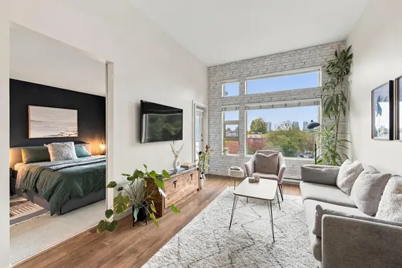 504 1677 Lloyd Avenue, North Vancouver