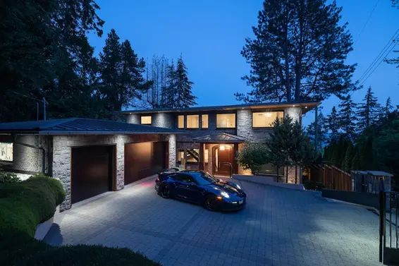 4428 Piccadilly North, West Vancouver