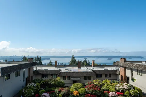 26 2214 Folkestone Way, West Vancouver