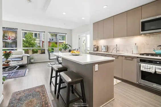 213 2651 Library Lane, North Vancouver