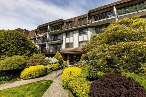 212 236 West 2nd Street, North Vancouver