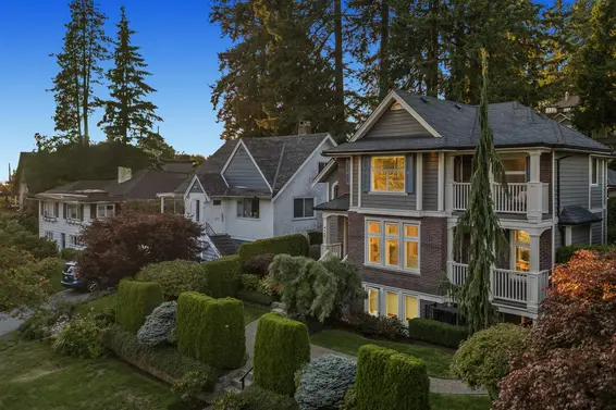 452 Tempe Crescent, North Vancouver