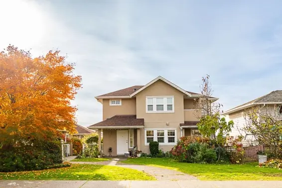 323 East Keith Road, North Vancouver