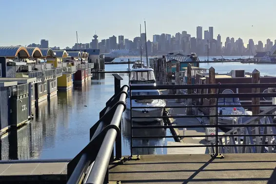 JNW33 415 West Esplanade, North Vancouver